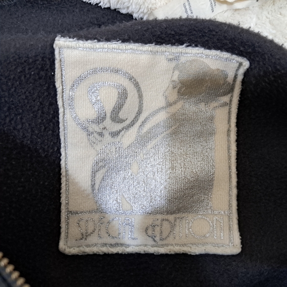Lululemon scuba hoodie special edition - Picture 6 of 10